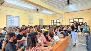 Grabsum School healthcare students attending LinkEdu’s study and work abroad seminar
